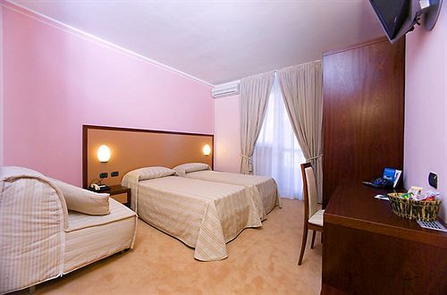 Hotel Ristorante Giordano Cavernago Екстериор снимка